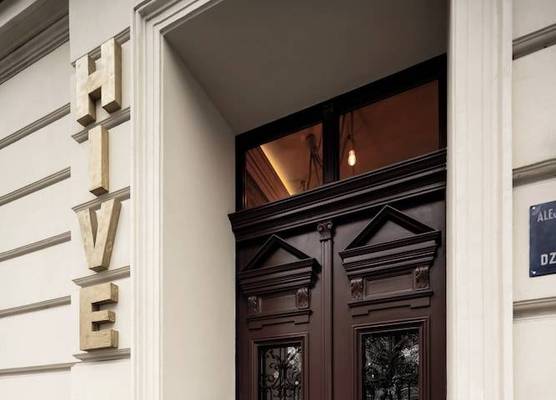 Hive Family House 1