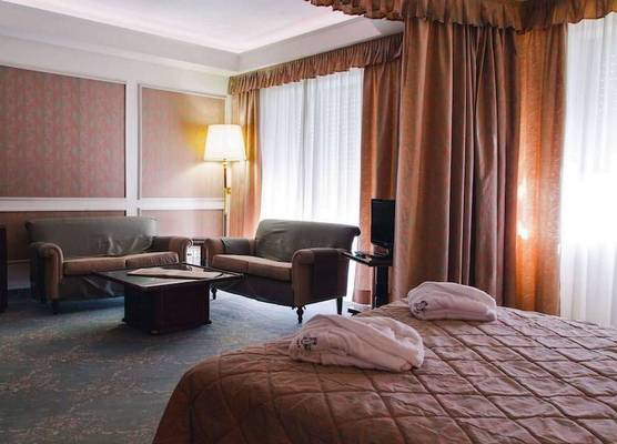 Grand Hotel Excelsior 1