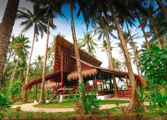 Harana Surf Resort 1