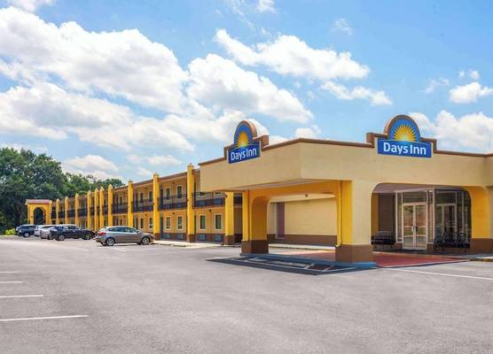 Days Inn by Wyndham Shelby 1