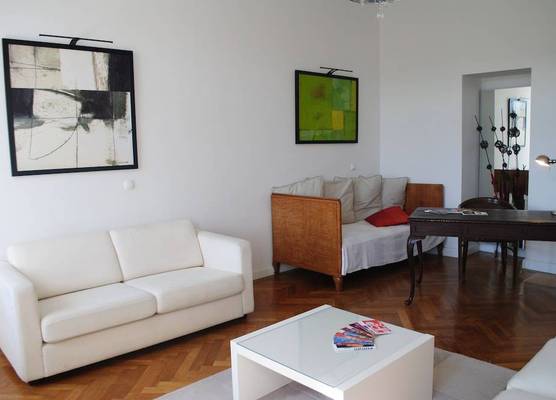 Kunsthaus Apartments 1