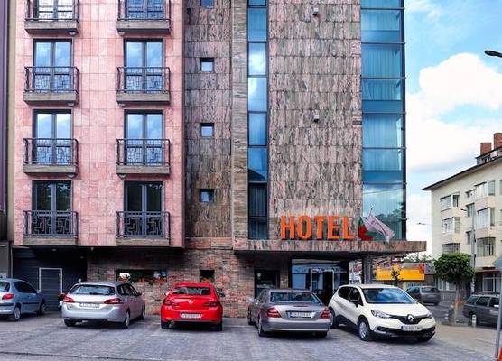 Budapest Hotel - Free Parking 1