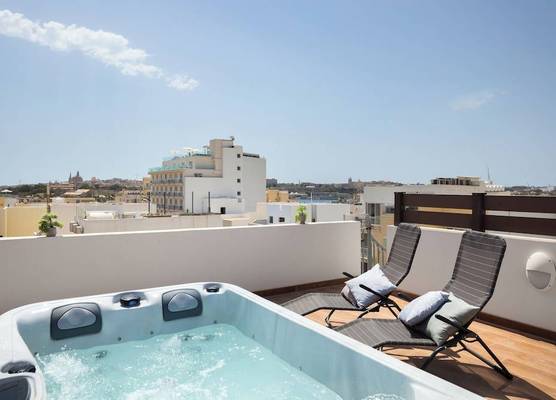 Sunlit Penthouse - 2 Terraces & Hot Tub 1