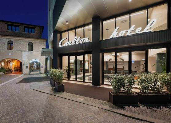 Hotel Carlton 1