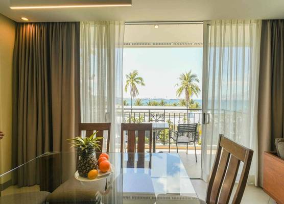 Court Meridian Hotel & Suites 1