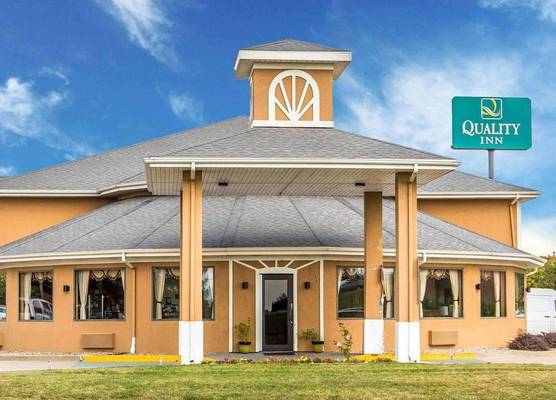 Quality Inn Morton at I-74 1
