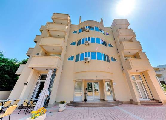 HOTEL DANA 1