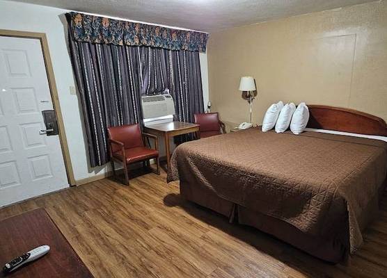 Deluxe inn 1