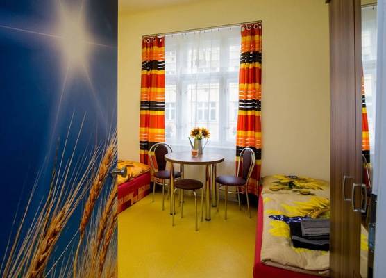 Apartment Four Year Seasons - WALKABLE TO CENTRE, METRO AND RIVERSIDE 1