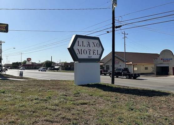 Llano Motel 1