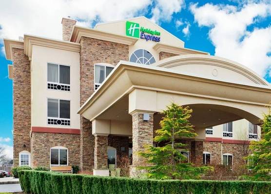 Holiday Inn Express & Suites RIVERHEAD - LONG ISLAND by IHG 1