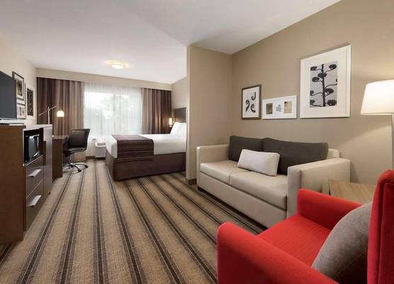 Country Inn & Suites by Radisson, St Cloud West, MN 1
