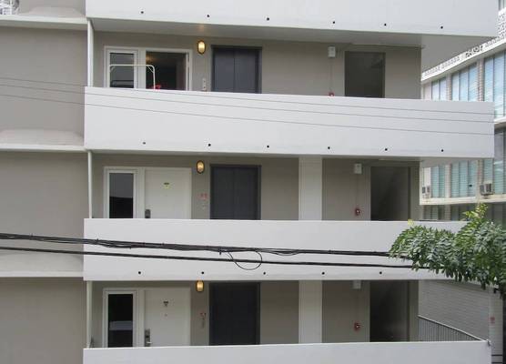 Waikiki Central Hotel - No Resort Fees 1