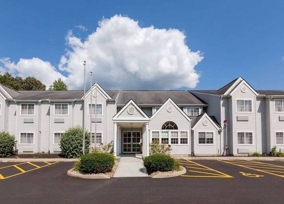 Microtel Inn & Suites by Wyndham Sunbury/Columbus North 1