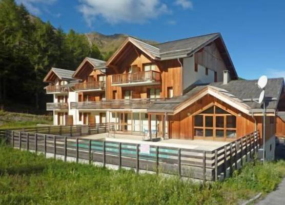 Appartement de standing avec piscine, sauna, hamman et wifi aux Orres 1800 - FR-1-322-44 1