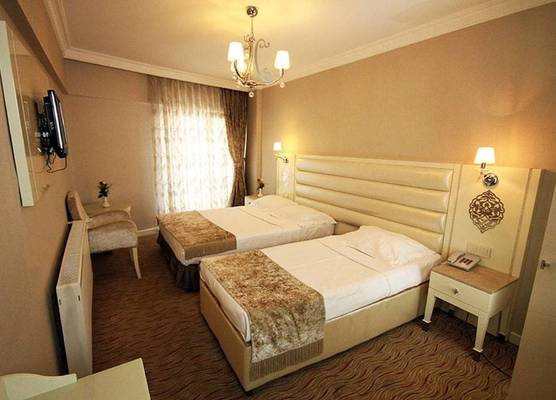 Royce Hotel 1