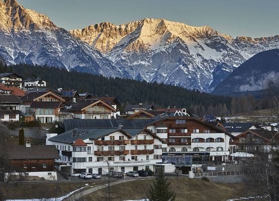 Mountains Hotel 1