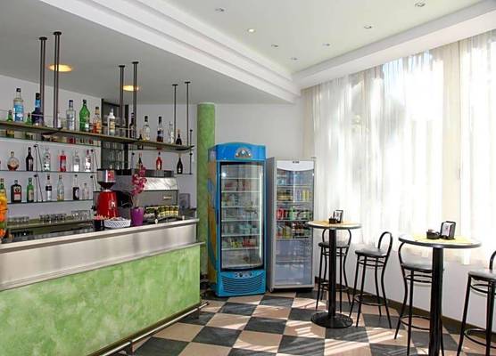 Hotel Carlton 1