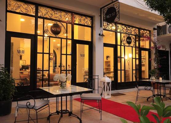 No 10 Hotel 1