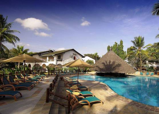 Hôtel Pinewood Beach Resort et Spa et safari nuits 1
