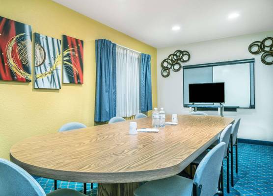Microtel Inn & Suites By Wyndham Tomah 1