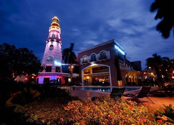 The Lighthouse Marina Resort 1