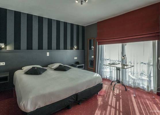 New Hotel de Lives 1