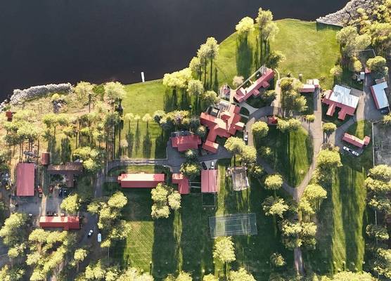 Historic Gilchrist Waterfront Resort 1
