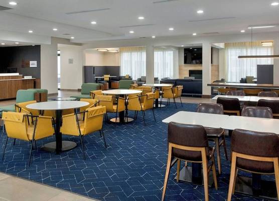 Courtyard by Marriott New Haven Orange 1
