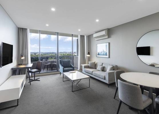 Meriton Suites Waterloo 1