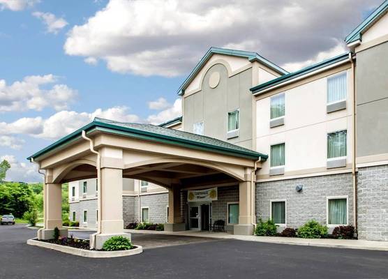 Quality Inn & Suites Fishkill South near I-84 1
