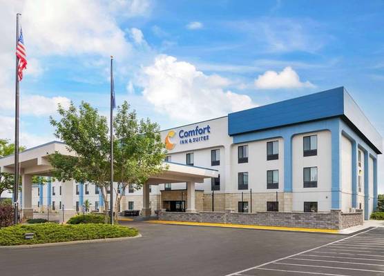 Comfort Inn & Suites Rapid City near Mt. Rushmore 1