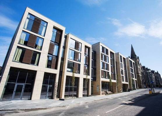 Salisbury Court 1