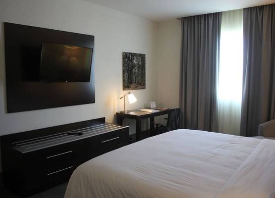 Holiday Inn Express & Suites SILAO AEROPUERTO - TERMINAL by IHG 1