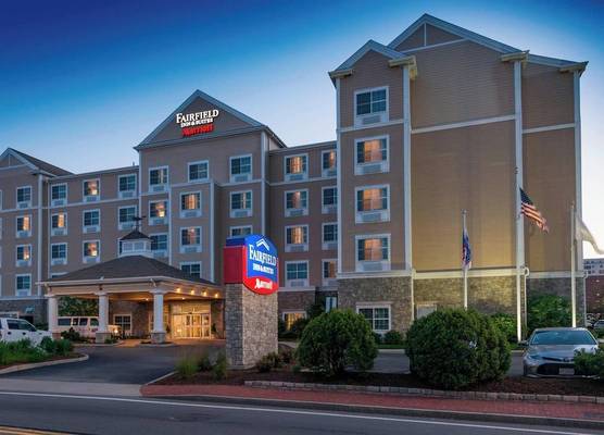 Fairfield Inn and Suites by Marriott New Bedford 1
