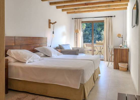 Hotel Es Port 1