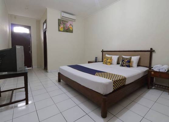 SPOT ON 2426 Hotel Aget Jaya Ii 1