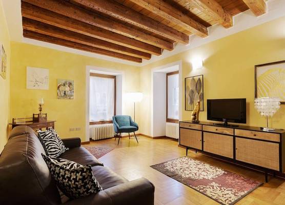 GuestHost - Città Antica Charming Flat 1