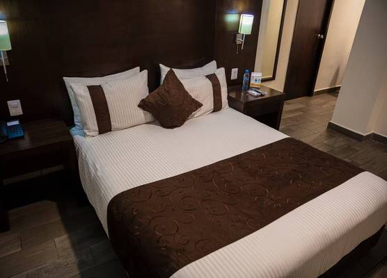 Ramada By Wyndham Tampico Centro 1