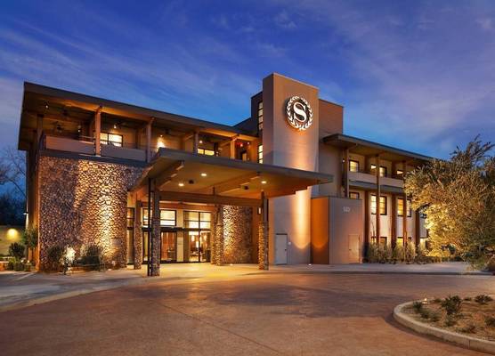 Sheraton Redding Hotel at the Sundial Bridge 1
