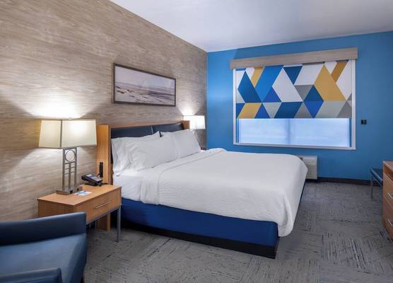 Holiday Inn Express & Suites HENDERSON by IHG 1