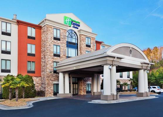 Holiday Inn Express & Suites ROME by IHG 1