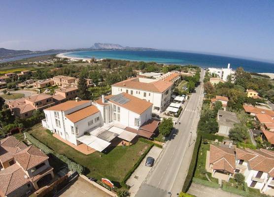 HOTEL Al FARO , SPIAGGIA LA CINTA ,SAN TEODORO 1