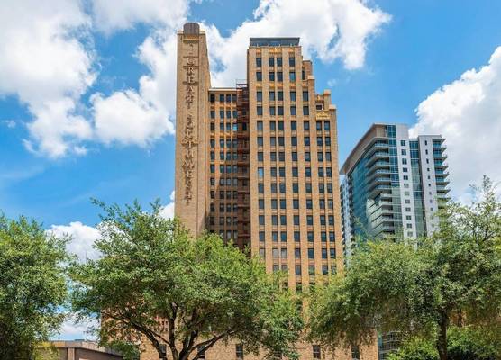 Cambria Hotel Houston Downtown Convention Center 1