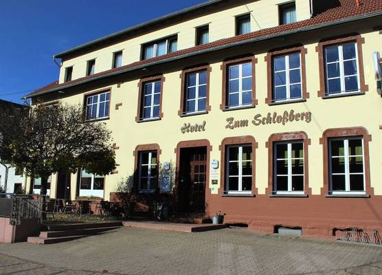 Hotel Restaurant zum Schlossberg 1