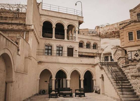 Medusa Cave Hotel 1
