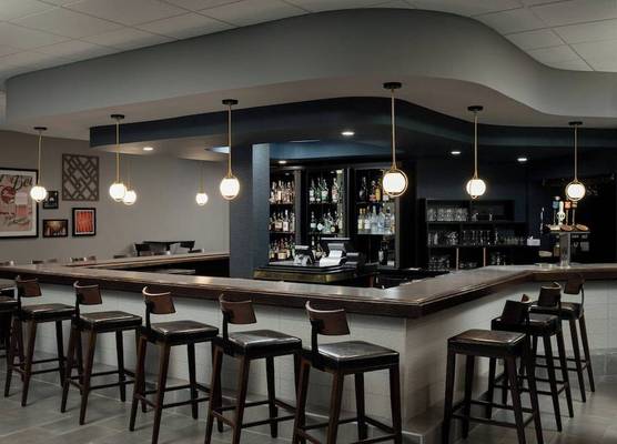 Four Points by Sheraton Milwaukee North Shore 1