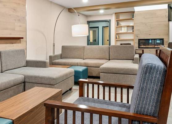 Country Inn & Suites by Radisson, Winnipeg, MB 1