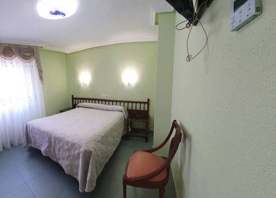 Hostal Restaurante Carolina 1
