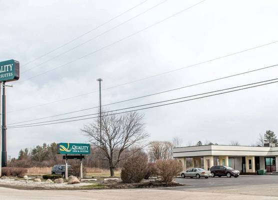 Quality Inn & Suites Fairview - Erie 1